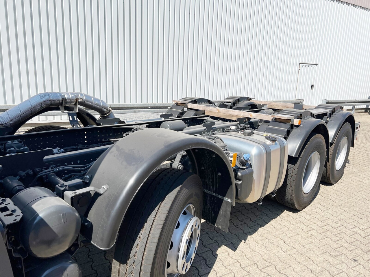 Mercedes-Benz Arocs 3240 8x4 Arocs 3240 8x4 - Fahrgestell LKW: das Bild 2 Mercedes-Benz Arocs 3240 8x4 Arocs 3240 8x4 - Fahrgestell LKW: das Bild 2