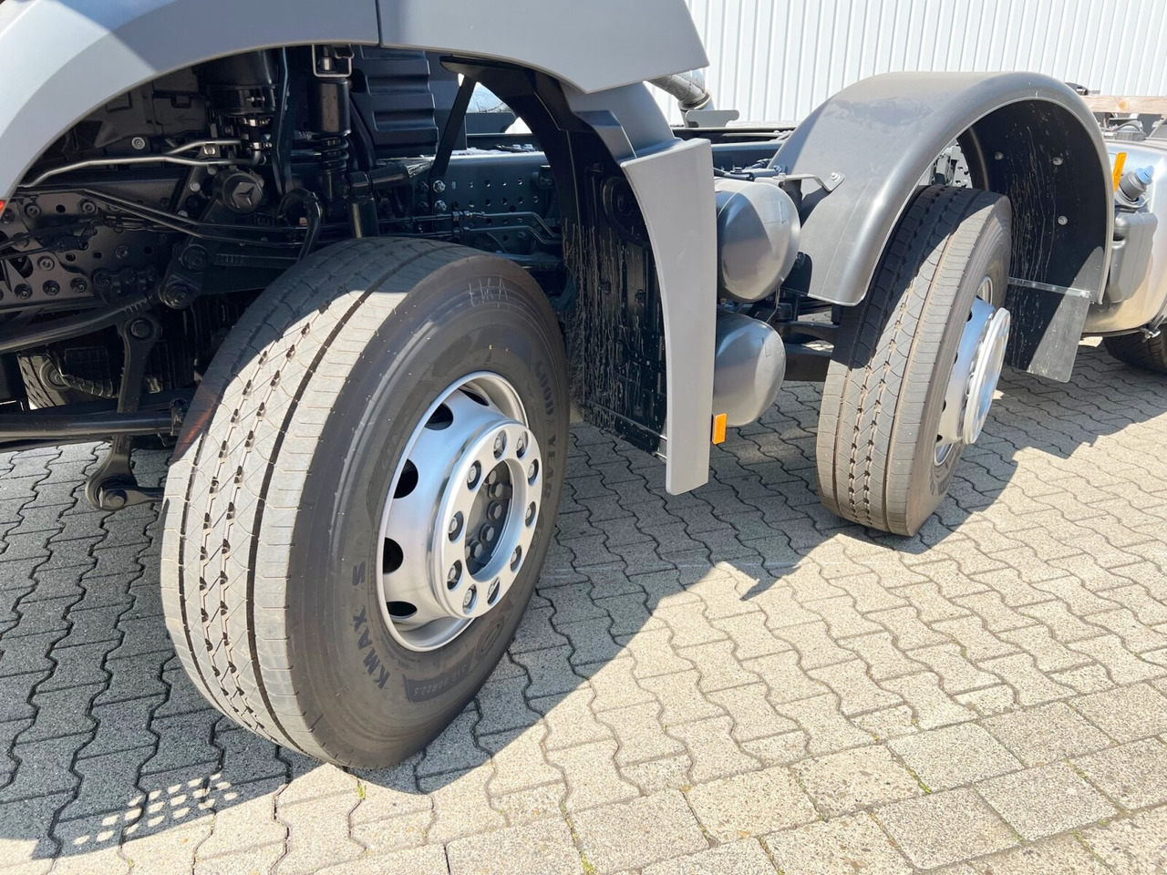 Mercedes-Benz Arocs 3240 8x4 Arocs 3240 8x4 - Fahrgestell LKW: das Bild 3 Mercedes-Benz Arocs 3240 8x4 Arocs 3240 8x4 - Fahrgestell LKW: das Bild 3