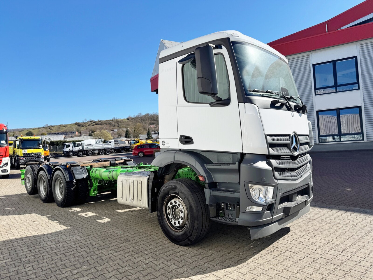 Fahrgestell LKW Mercedes-Benz Arocs 3242/48 LK 8x4/4 Arocs 3242/48 LK 8x4/4, Lenk-/Liftachse, Nebenantrieb: das Bild 9