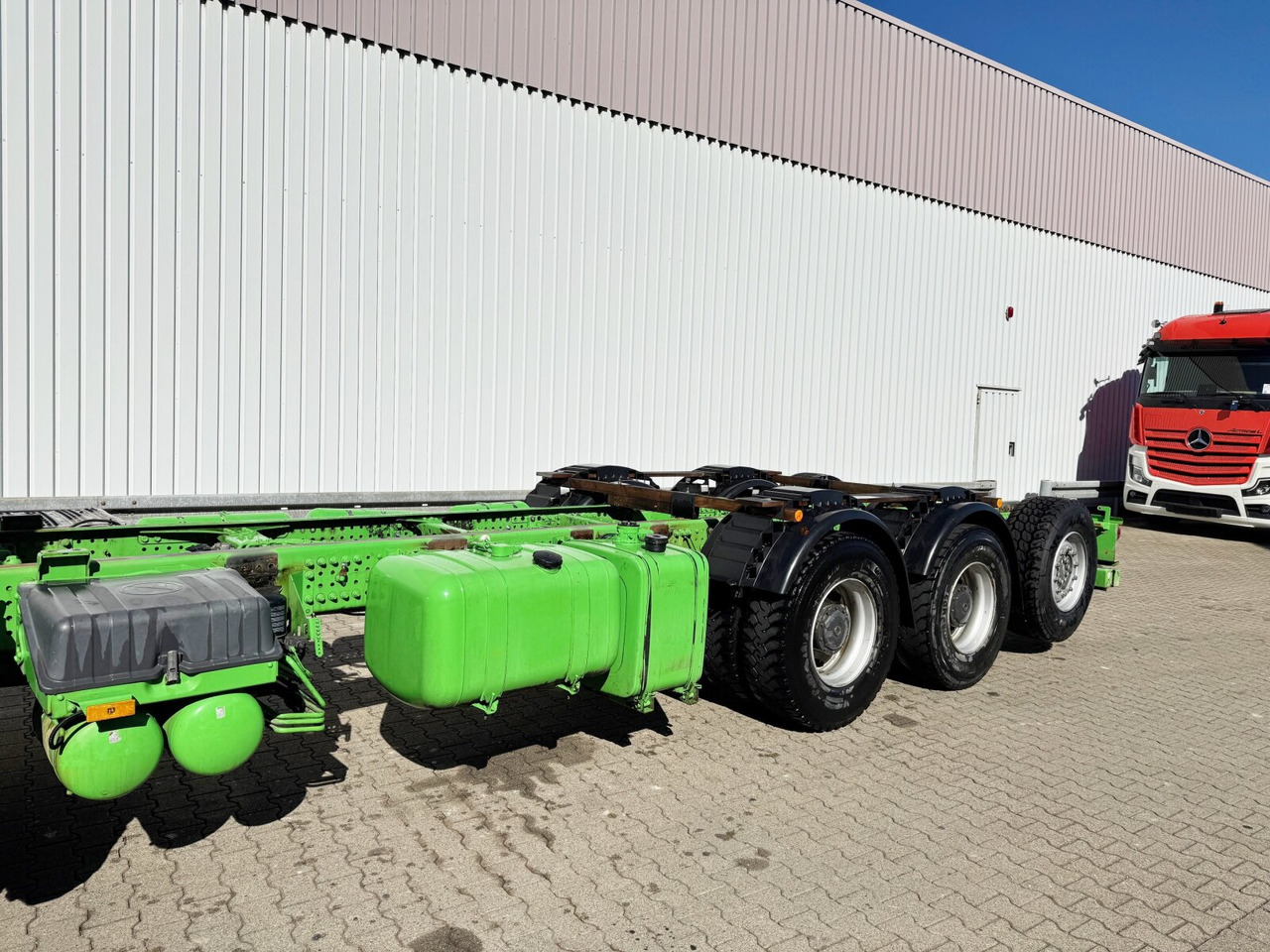 Fahrgestell LKW Mercedes-Benz Arocs 3242/48 LK 8x4/4 Arocs 3242/48 LK 8x4/4, Lenk-/Liftachse, Nebenantrieb: das Bild 15