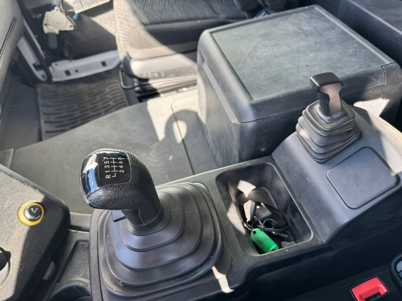 Fahrgestell LKW Mercedes-Benz Arocs 3242/48 LK 8x4/4 Arocs 3242/48 LK 8x4/4, Lenk-/Liftachse, Nebenantrieb: das Bild 6