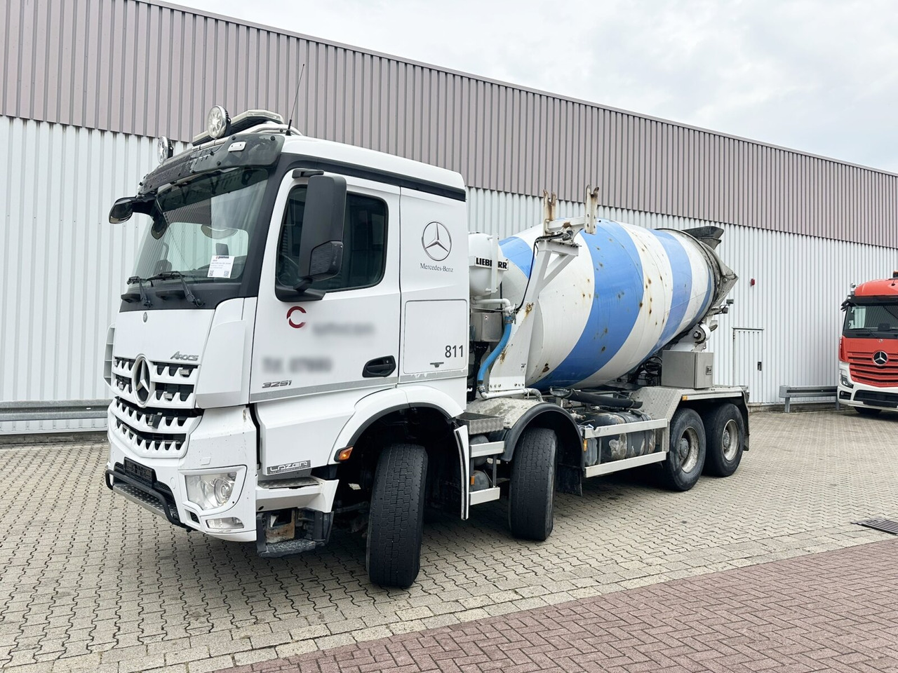 Mercedes-Benz Arocs 3251 8x4/4 Arocs 3251 8x4/4, Betonmischer Liebherr ca. 9m³ - Fahrmischer: das Bild 1 Mercedes-Benz Arocs 3251 8x4/4 Arocs 3251 8x4/4, Betonmischer Liebherr ca. 9m³ - Fahrmischer: das Bild 1