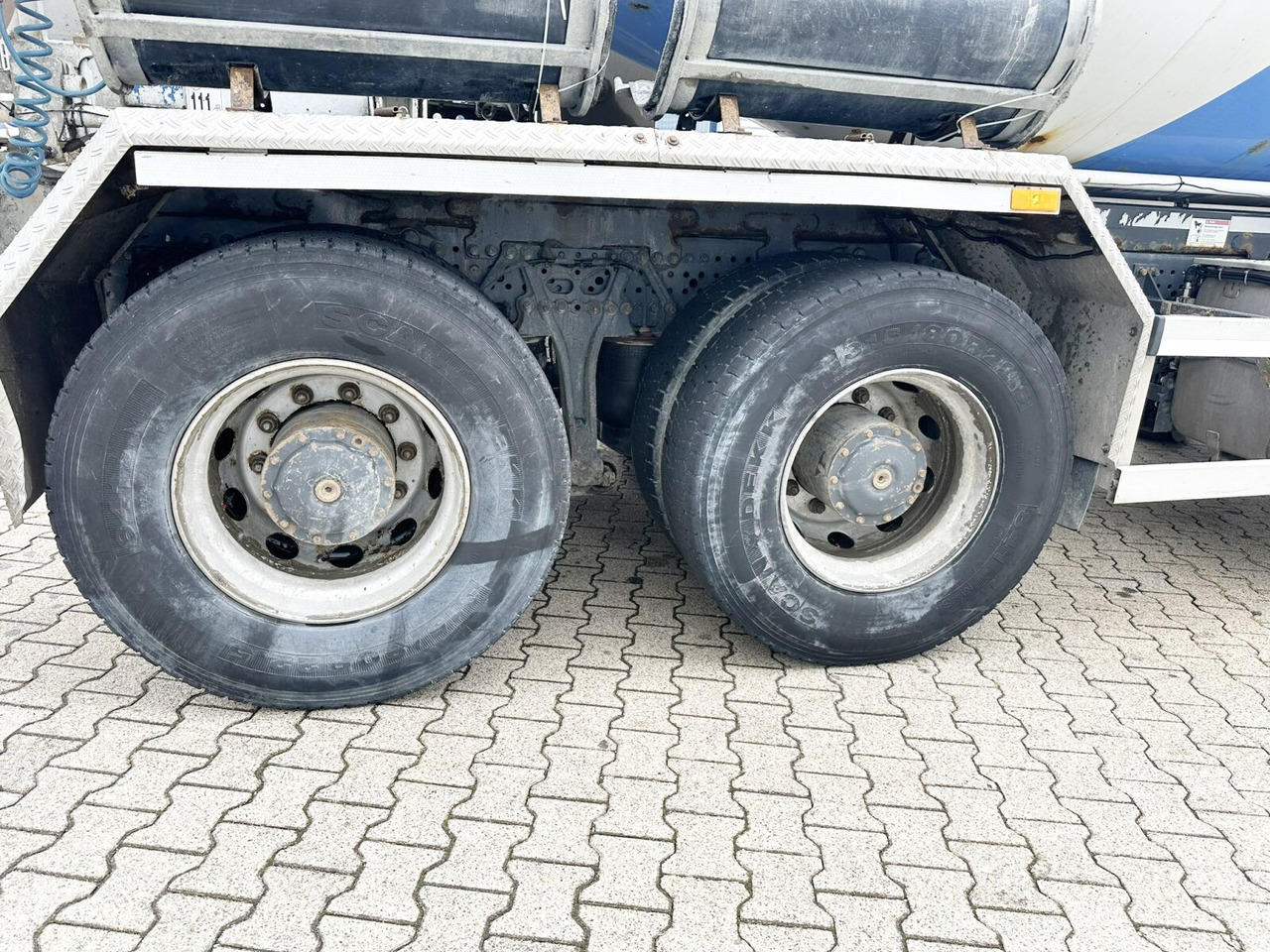 Mercedes-Benz Arocs 3251 8x4/4 Arocs 3251 8x4/4, Betonmischer Liebherr ca. 9m³ - Fahrmischer: das Bild 3 Mercedes-Benz Arocs 3251 8x4/4 Arocs 3251 8x4/4, Betonmischer Liebherr ca. 9m³ - Fahrmischer: das Bild 3