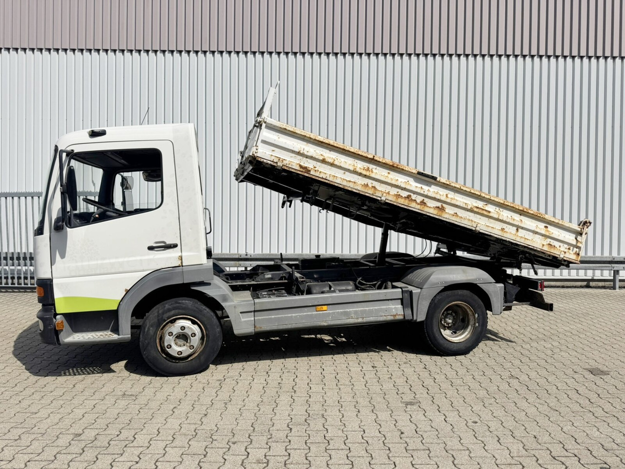 Mercedes-Benz Atego 815 K 4x2 Atego 815 K 4x2, 2 x AHK, Meiller - Kipper: das Bild 3 Mercedes-Benz Atego 815 K 4x2 Atego 815 K 4x2, 2 x AHK, Meiller - Kipper: das Bild 3