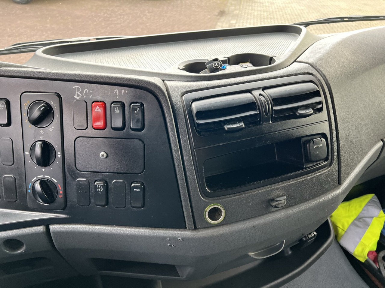 Leasing für Mercedes-Benz Atego 816 L 4x2 Atego 816 L 4x2 mit LBW, 4x Vorhanden! Mercedes-Benz Atego 816 L 4x2 Atego 816 L 4x2 mit LBW, 4x Vorhanden!: das Bild 6 Leasing für Mercedes-Benz Atego 816 L 4x2 Atego 816 L 4x2 mit LBW, 4x Vorhanden! Mercedes-Benz Atego 816 L 4x2 Atego 816 L 4x2 mit LBW, 4x Vorhanden!: das Bild 6