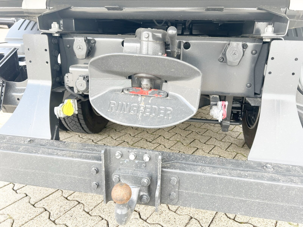 Mercedes-Benz Atego 818/23 K 4x2 Atego 818/23 K 4x2, mehrfach Vorhanden! - Fahrgestell LKW: das Bild 4 Mercedes-Benz Atego 818/23 K 4x2 Atego 818/23 K 4x2, mehrfach Vorhanden! - Fahrgestell LKW: das Bild 4