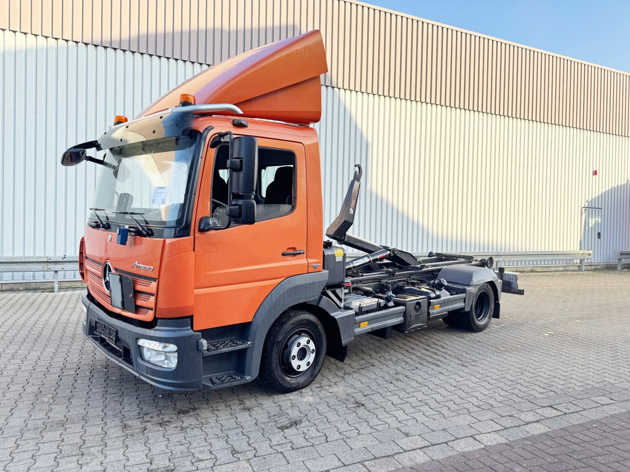 Mercedes-Benz Atego 824 L 4x2 Atego 824 L 4x2, Motorabtrieb, City-Abroller - Abrollkipper: das Bild 1 Mercedes-Benz Atego 824 L 4x2 Atego 824 L 4x2, Motorabtrieb, City-Abroller - Abrollkipper: das Bild 1