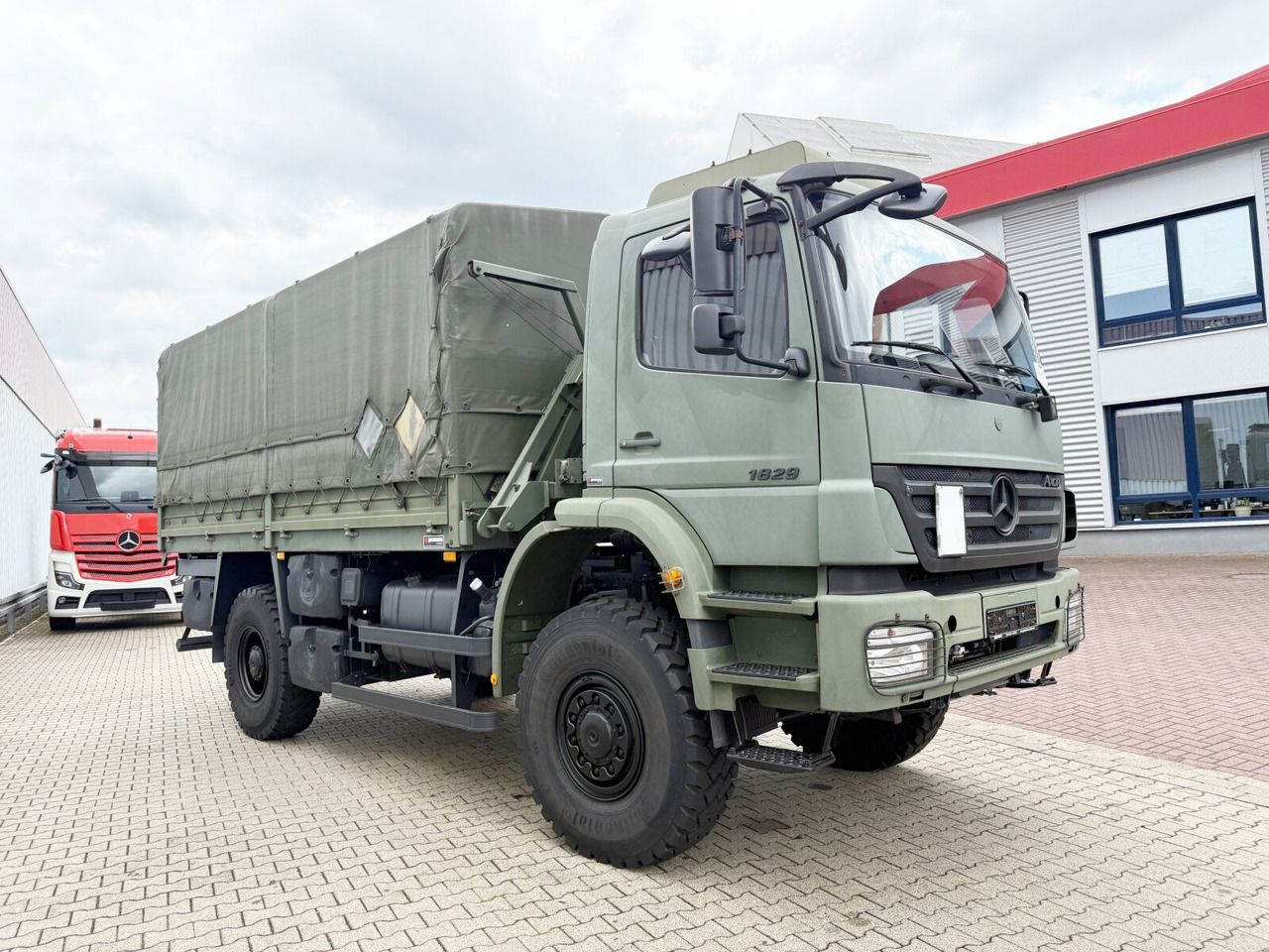 Pritsche LKW Mercedes-Benz Axor 1829 A 4x4 Axor 1829 A 4x4, Ex-: das Bild 9