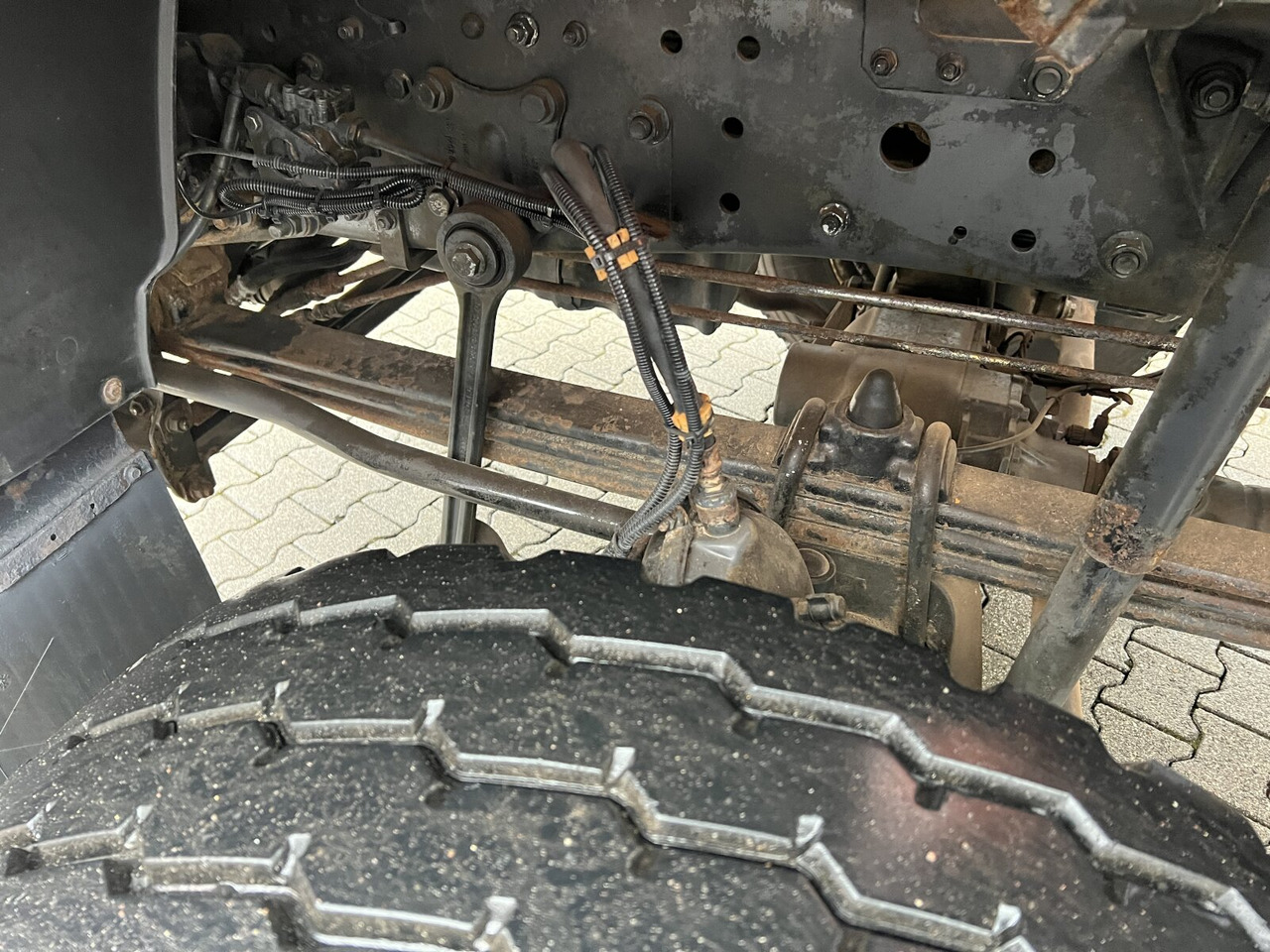 Mercedes-Benz Axor 1833 AK 4x4 Axor 1833 AK 4x4, Winterdienstausstattung - Kipper: das Bild 2 Mercedes-Benz Axor 1833 AK 4x4 Axor 1833 AK 4x4, Winterdienstausstattung - Kipper: das Bild 2