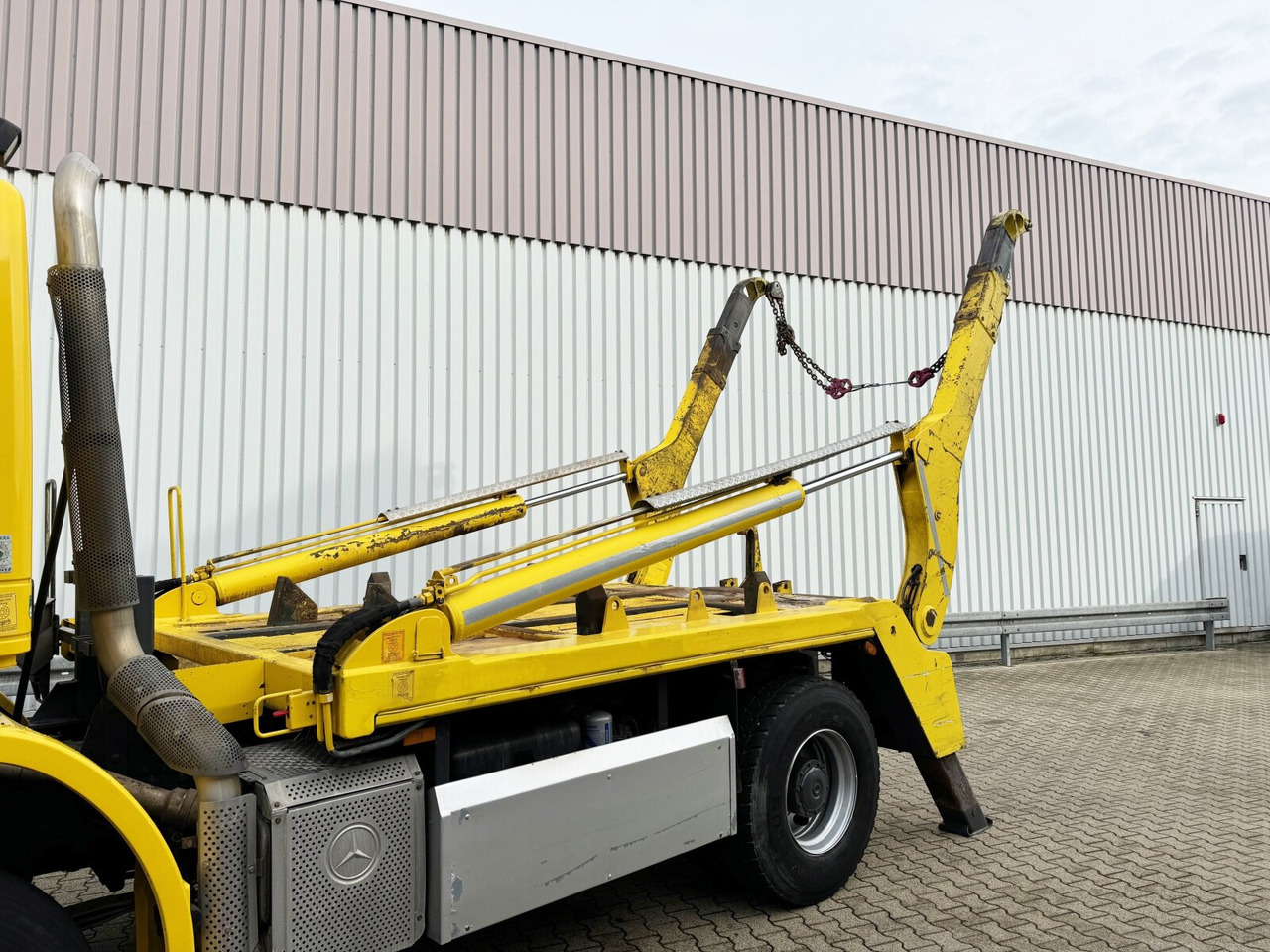 Mercedes-Benz Axor 1833 K 4x2 Axor 1833 K 4x2, Gergen TAK 20 Tele-Absetzer - Absetzkipper: das Bild 2 Mercedes-Benz Axor 1833 K 4x2 Axor 1833 K 4x2, Gergen TAK 20 Tele-Absetzer - Absetzkipper: das Bild 2
