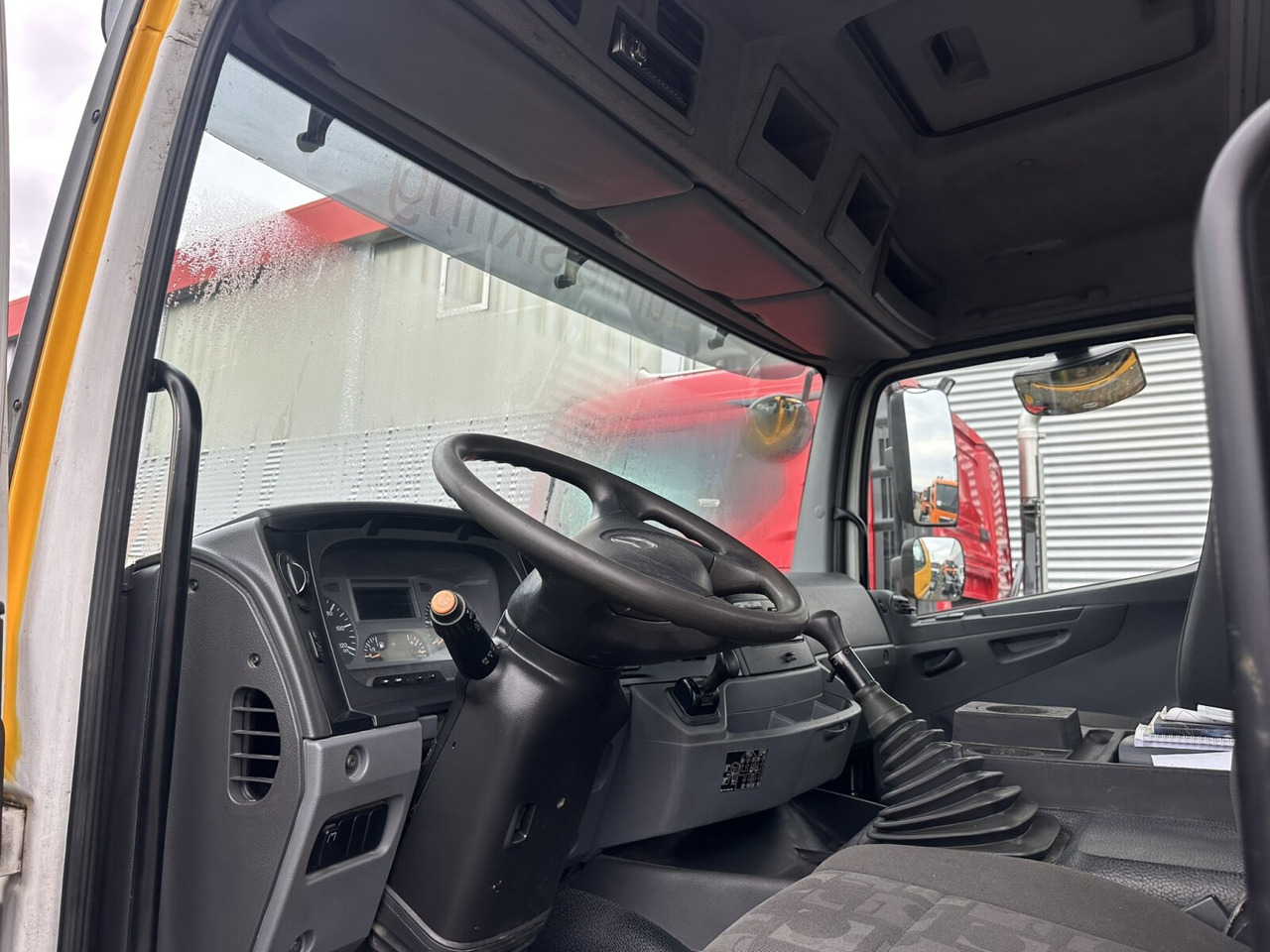 Mercedes-Benz Axor 2629 K 6x4 Axor 2629 K 6x4, PTO, Steel, Manual, 6-Zylinder - Fahrgestell LKW: das Bild 4 Mercedes-Benz Axor 2629 K 6x4 Axor 2629 K 6x4, PTO, Steel, Manual, 6-Zylinder - Fahrgestell LKW: das Bild 4