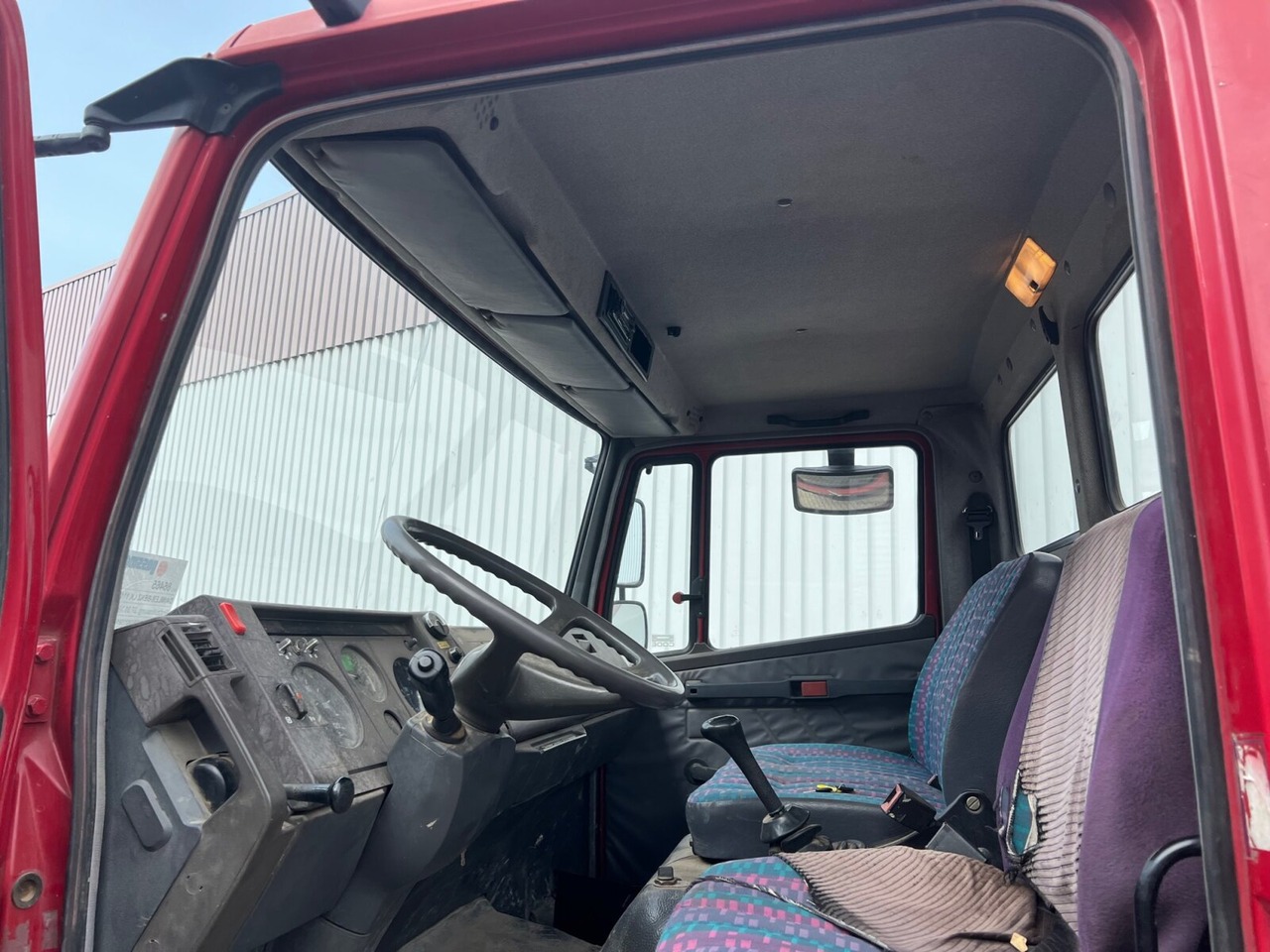 Mercedes-Benz LK 1117 K 4x2 LK 1117 K 4x2, 6-Zylinder Motor, 2x AHK - Kipper: das Bild 2 Mercedes-Benz LK 1117 K 4x2 LK 1117 K 4x2, 6-Zylinder Motor, 2x AHK - Kipper: das Bild 2