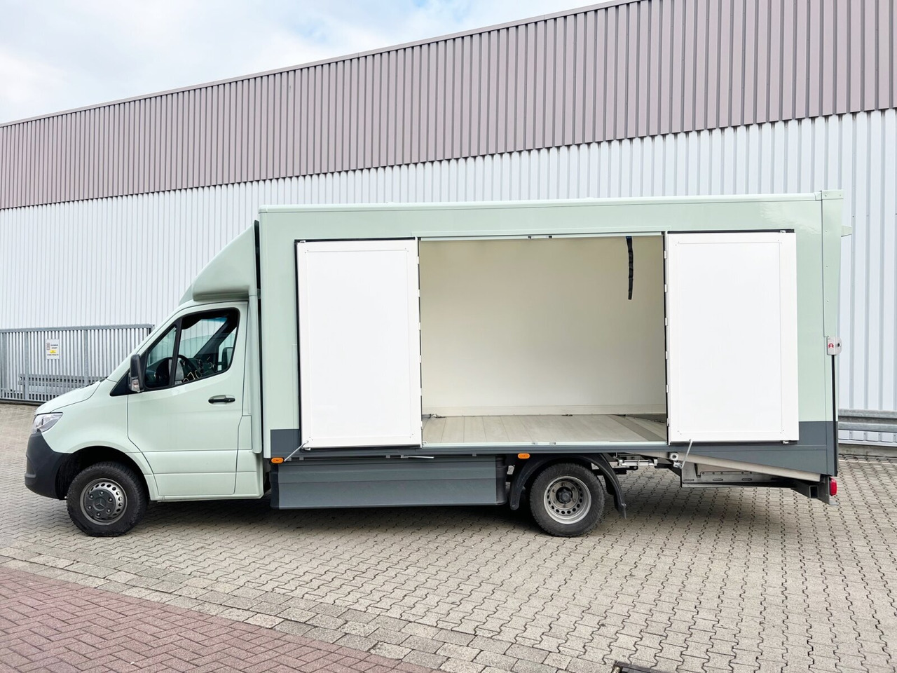 Mercedes-Benz Sprinter 516 FG 4x2 Sprinter 516 FG 4x2, MBUX, Autotransporter Comear - Kastenwagen: das Bild 2 Mercedes-Benz Sprinter 516 FG 4x2 Sprinter 516 FG 4x2, MBUX, Autotransporter Comear - Kastenwagen: das Bild 2