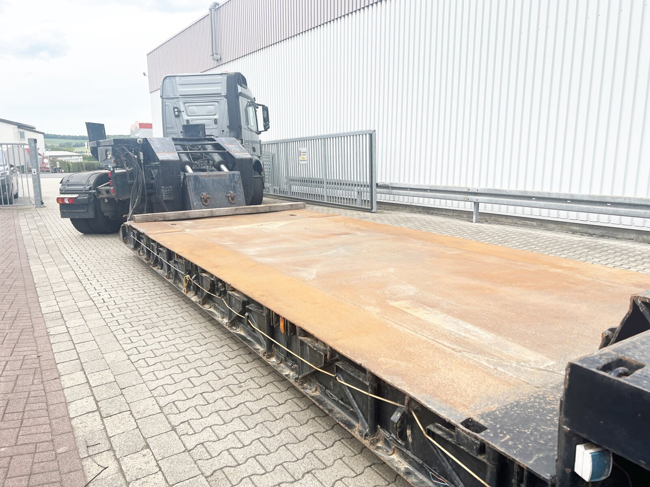 Nooteboom Euro-54-03 Euro-54-03, Schwanenhals abfahrbar, Hydr. Zwangsgelenkt - Tieflader Auflieger: das Bild 5 Nooteboom Euro-54-03 Euro-54-03, Schwanenhals abfahrbar, Hydr. Zwangsgelenkt - Tieflader Auflieger: das Bild 5