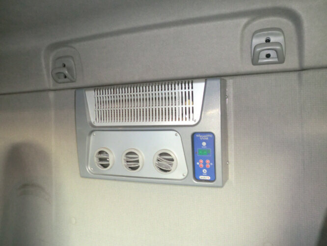 Renault Midlum 220 DXi 4x2 Midlum 220 DXi 4x2 - Abrollkipper: das Bild 3 Renault Midlum 220 DXi 4x2 Midlum 220 DXi 4x2 - Abrollkipper: das Bild 3