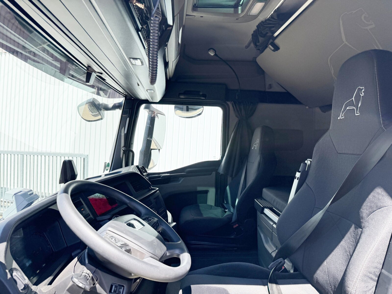 MAN TGX 18.470 4x2 BL TGX 18.470 4x2 BL, Retarder, Navi - Sattelzugmaschine: das Bild 2 MAN TGX 18.470 4x2 BL TGX 18.470 4x2 BL, Retarder, Navi - Sattelzugmaschine: das Bild 2