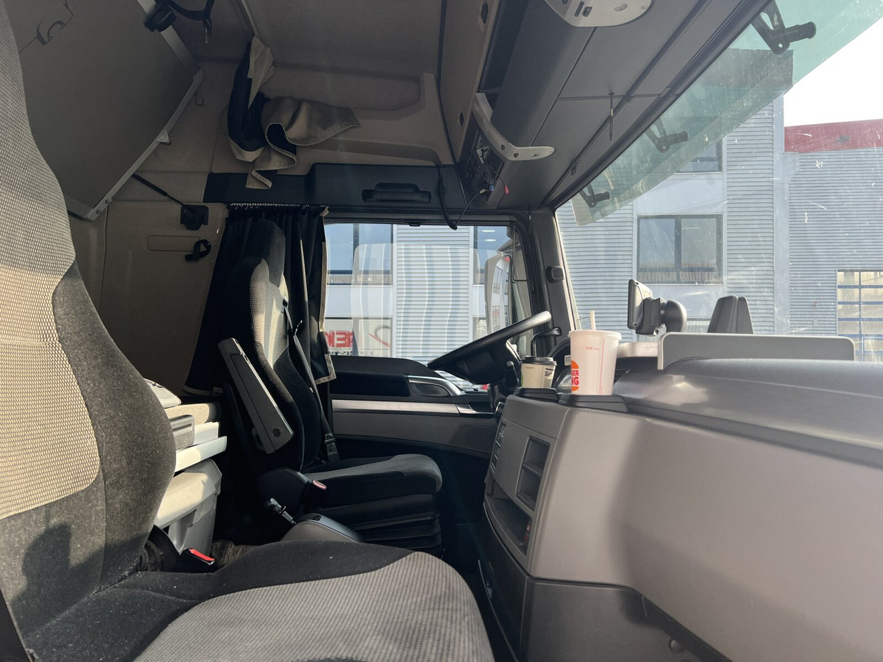MAN TGX 18.500 4X2 LLS TGX 18.500 4X2 LLS, Retarder, Vollumer - Sattelzugmaschine: das Bild 5 MAN TGX 18.500 4X2 LLS TGX 18.500 4X2 LLS, Retarder, Vollumer - Sattelzugmaschine: das Bild 5