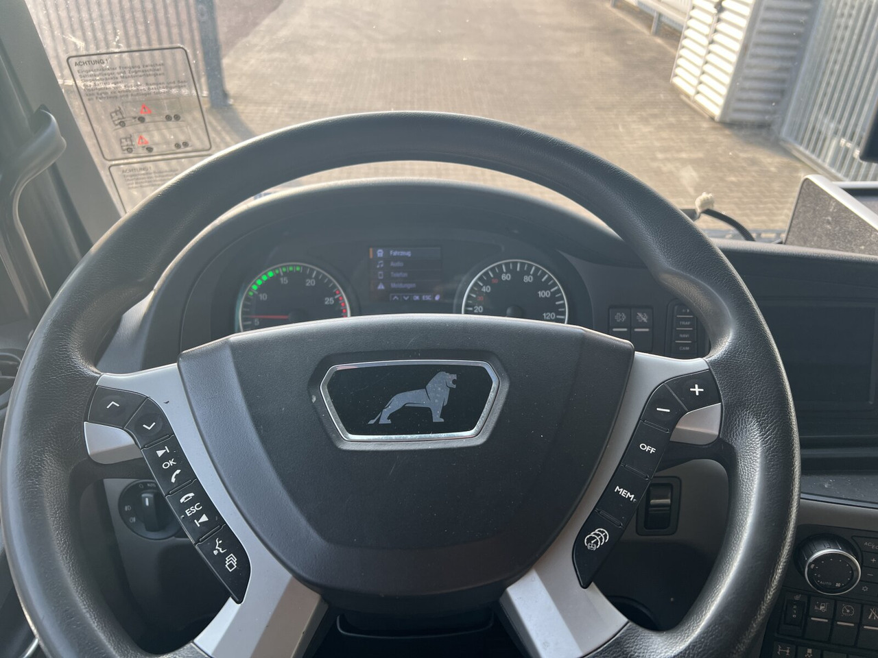 MAN TGX 18.500 4X2 LLS TGX 18.500 4X2 LLS, Retarder, Vollumer - Sattelzugmaschine: das Bild 3 MAN TGX 18.500 4X2 LLS TGX 18.500 4X2 LLS, Retarder, Vollumer - Sattelzugmaschine: das Bild 3