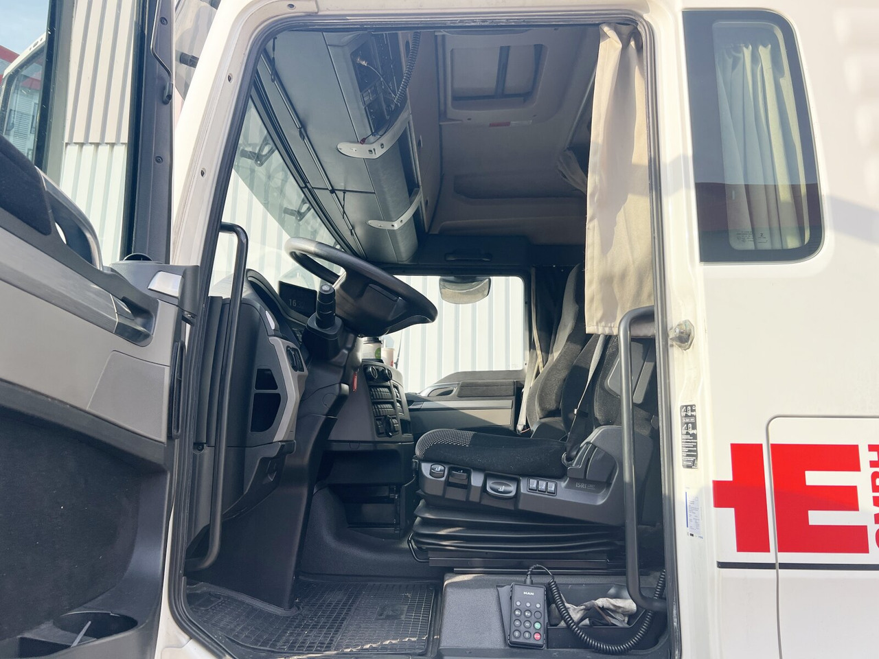 MAN TGX 18.500 4X2 LLS TGX 18.500 4X2 LLS, Retarder, Vollumer - Sattelzugmaschine: das Bild 4 MAN TGX 18.500 4X2 LLS TGX 18.500 4X2 LLS, Retarder, Vollumer - Sattelzugmaschine: das Bild 4
