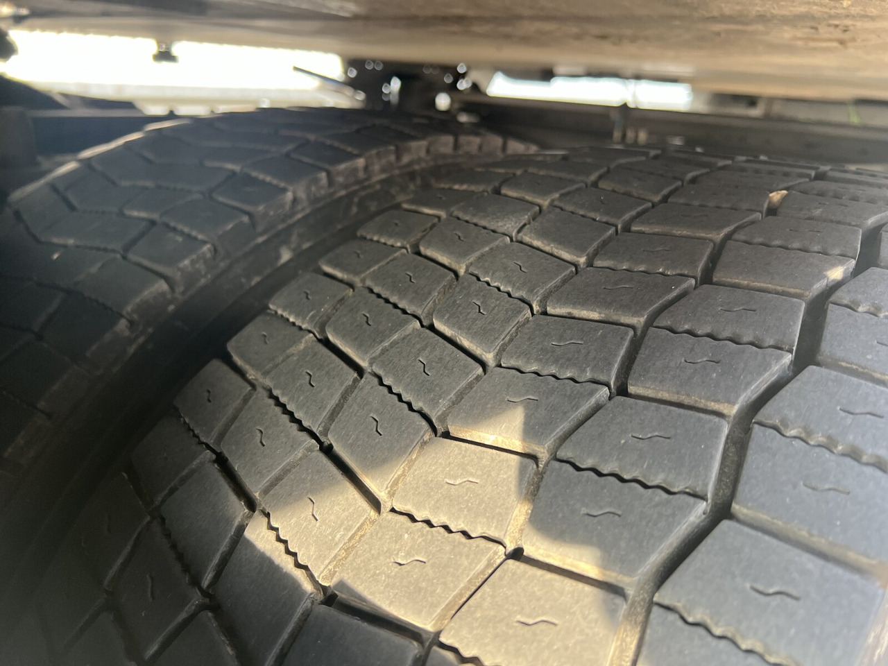 MAN TGX 18.500 4X2 LLS TGX 18.500 4X2 LLS, Retarder, Vollumer - Sattelzugmaschine: das Bild 3 MAN TGX 18.500 4X2 LLS TGX 18.500 4X2 LLS, Retarder, Vollumer - Sattelzugmaschine: das Bild 3