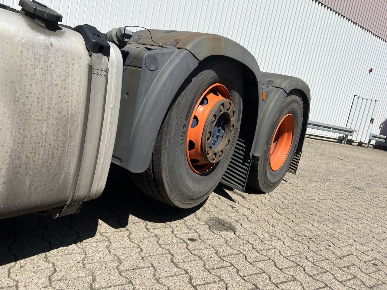 MAN TGX 26.500 6X2/4 BLS TGX 26.500 6X2/4 BLS, Intarder, Vorlauflenk-/lift, XXL-Fahrerhaus, 70t - Sattelzugmaschine: das Bild 5 MAN TGX 26.500 6X2/4 BLS TGX 26.500 6X2/4 BLS, Intarder, Vorlauflenk-/lift, XXL-Fahrerhaus, 70t - Sattelzugmaschine: das Bild 5