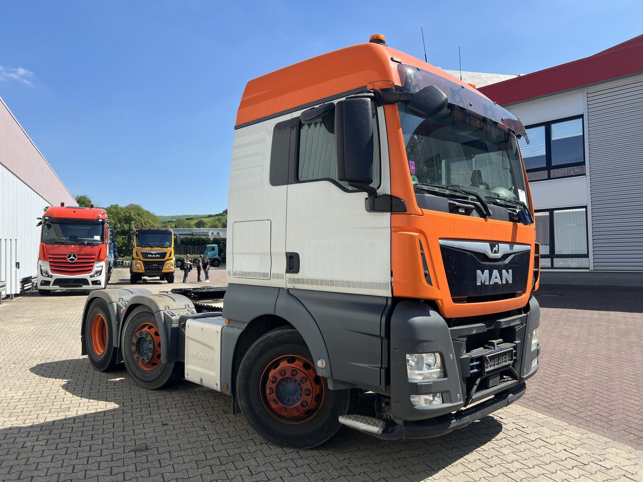 MAN TGX 26.510 6X2/4 BLS TGX 26.510 6X2/4 BLS, Intarder, Vorlauflenk-/lift, XXL-Fahrerhaus, 70t - Sattelzugmaschine: das Bild 2 MAN TGX 26.510 6X2/4 BLS TGX 26.510 6X2/4 BLS, Intarder, Vorlauflenk-/lift, XXL-Fahrerhaus, 70t - Sattelzugmaschine: das Bild 2