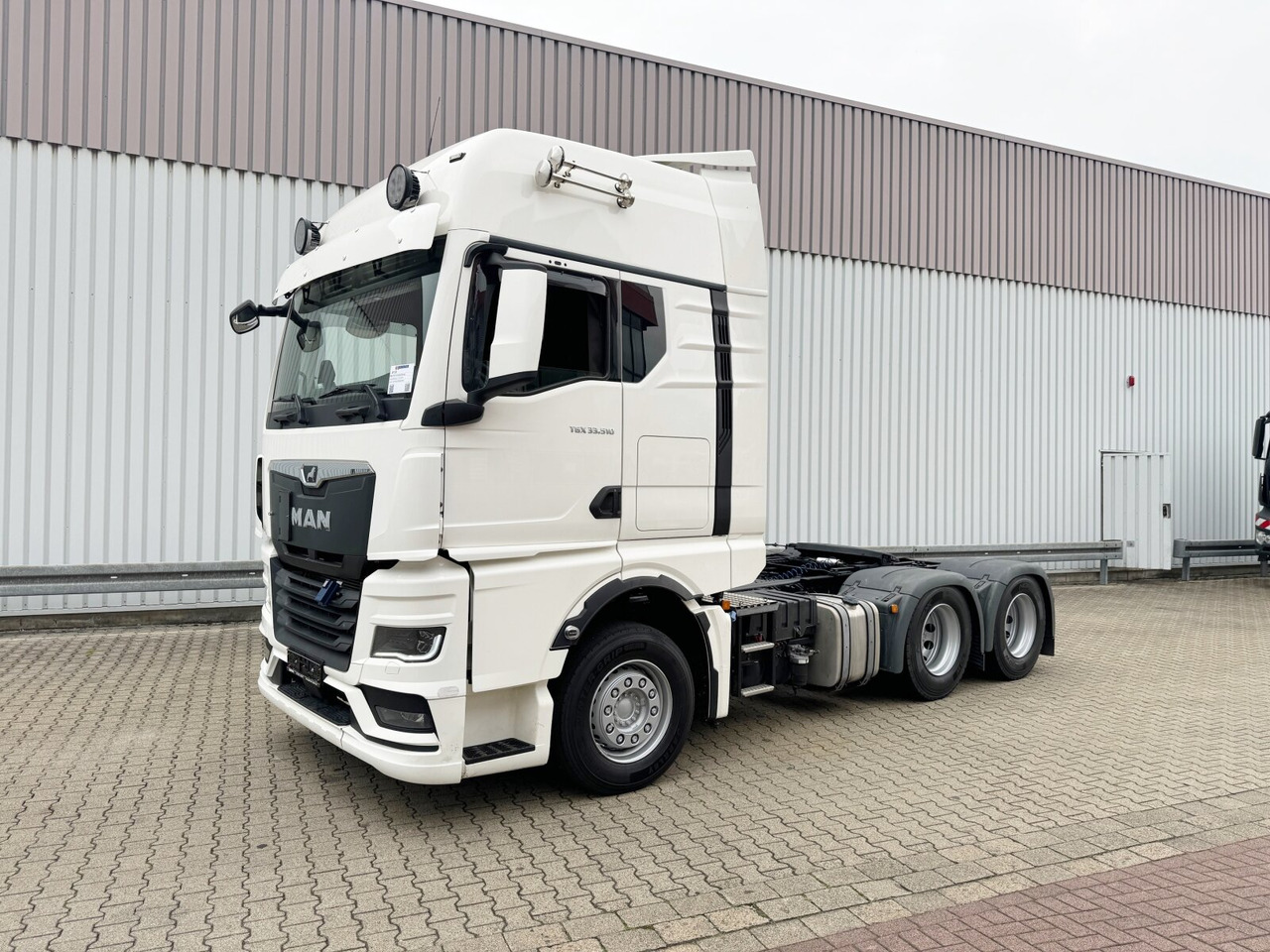 MAN TGX 33.510 6x4 BL SA TGX 33.510 6x4 BL SA, Retarder, GX-Fahrerhaus - Sattelzugmaschine: das Bild 1 MAN TGX 33.510 6x4 BL SA TGX 33.510 6x4 BL SA, Retarder, GX-Fahrerhaus - Sattelzugmaschine: das Bild 1