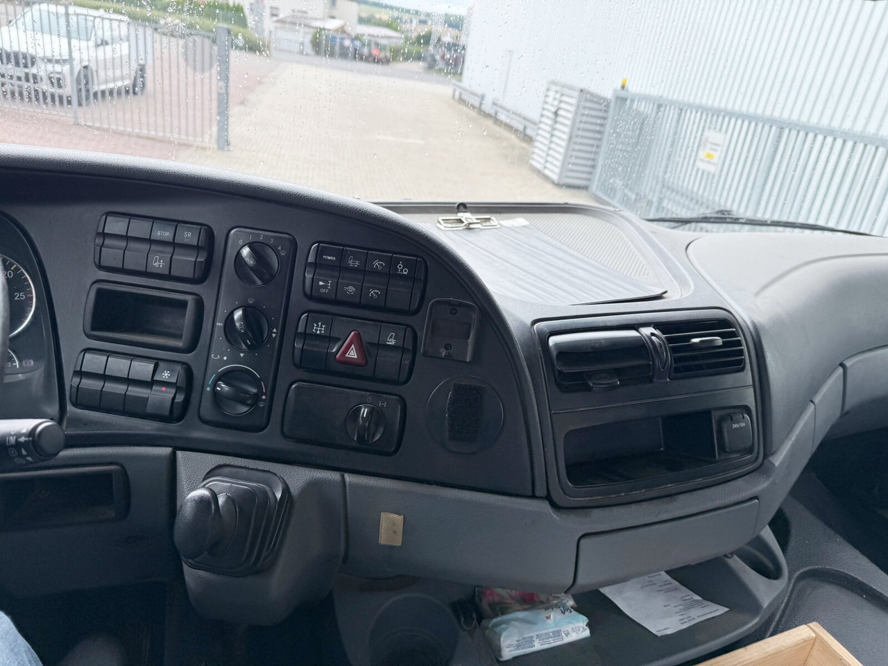 Mercedes-Benz Actros 1841 LS 4x2 Actros 1841 LS 4x2, Kipphydraulik - Sattelzugmaschine: das Bild 5 Mercedes-Benz Actros 1841 LS 4x2 Actros 1841 LS 4x2, Kipphydraulik - Sattelzugmaschine: das Bild 5