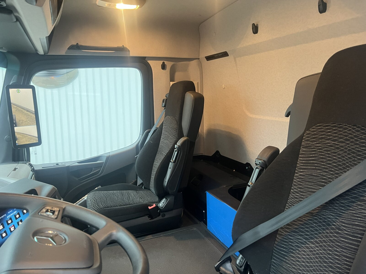 Sattelzugmaschine, Zustand - NEU Mercedes-Benz Actros 1843 LS 4x4 HAD Actros 1843 LS 4x4 HAD, HydroDrive, MirrorCam, MultimediaCockpit: das Bild 5