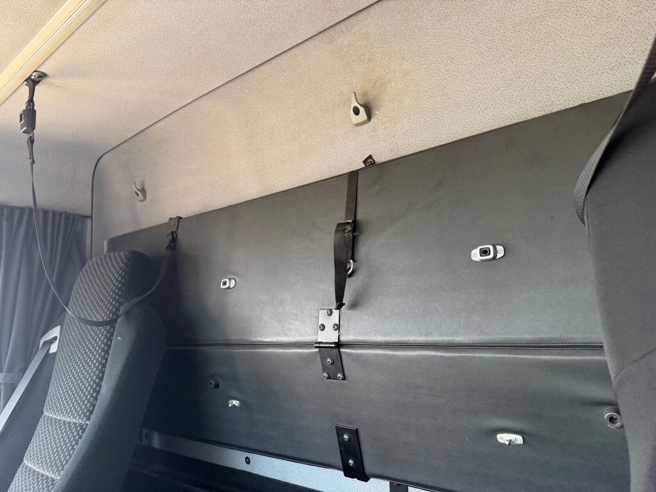 Mercedes-Benz Actros 1844 LS 4x2 Actros 1844 LS 4x2 - Sattelzugmaschine: das Bild 2 Mercedes-Benz Actros 1844 LS 4x2 Actros 1844 LS 4x2 - Sattelzugmaschine: das Bild 2