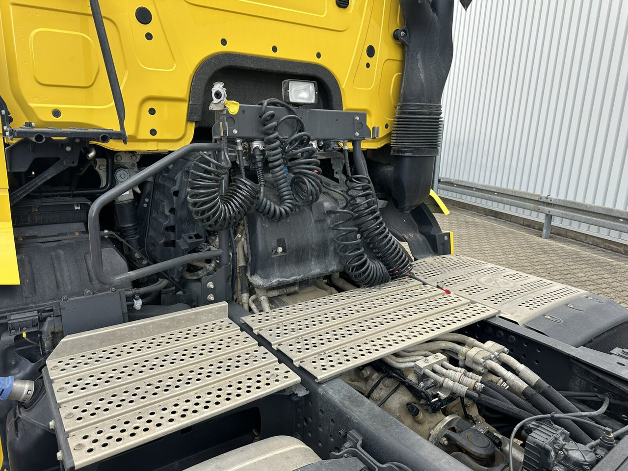 Sattelzugmaschine Mercedes-Benz Arocs 1851 LS 4x4 HAD Arocs 1851 LS 4x4 HAD, Hydraulik, Navi, MultimediaCockpit: das Bild 14