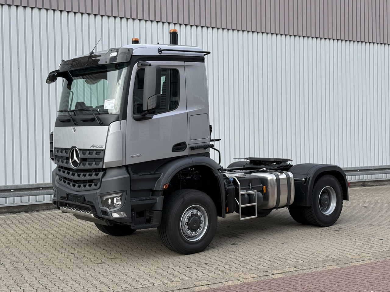 Mercedes-Benz Arocs 1853 AS 4x4 Arocs 1853 AS 4x4, Retarder, MultimediaCockpit, Navi - Sattelzugmaschine: das Bild 1 Mercedes-Benz Arocs 1853 AS 4x4 Arocs 1853 AS 4x4, Retarder, MultimediaCockpit, Navi - Sattelzugmaschine: das Bild 1