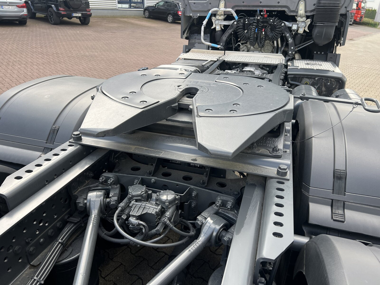 Mercedes-Benz Arocs 2653 LS 6x4 Arocs 2653 LS 6x4, Retarder, MirrorCam, MultimediaCockpit, Navi, LED - Sattelzugmaschine: das Bild 4 Mercedes-Benz Arocs 2653 LS 6x4 Arocs 2653 LS 6x4, Retarder, MirrorCam, MultimediaCockpit, Navi, LED - Sattelzugmaschine: das Bild 4