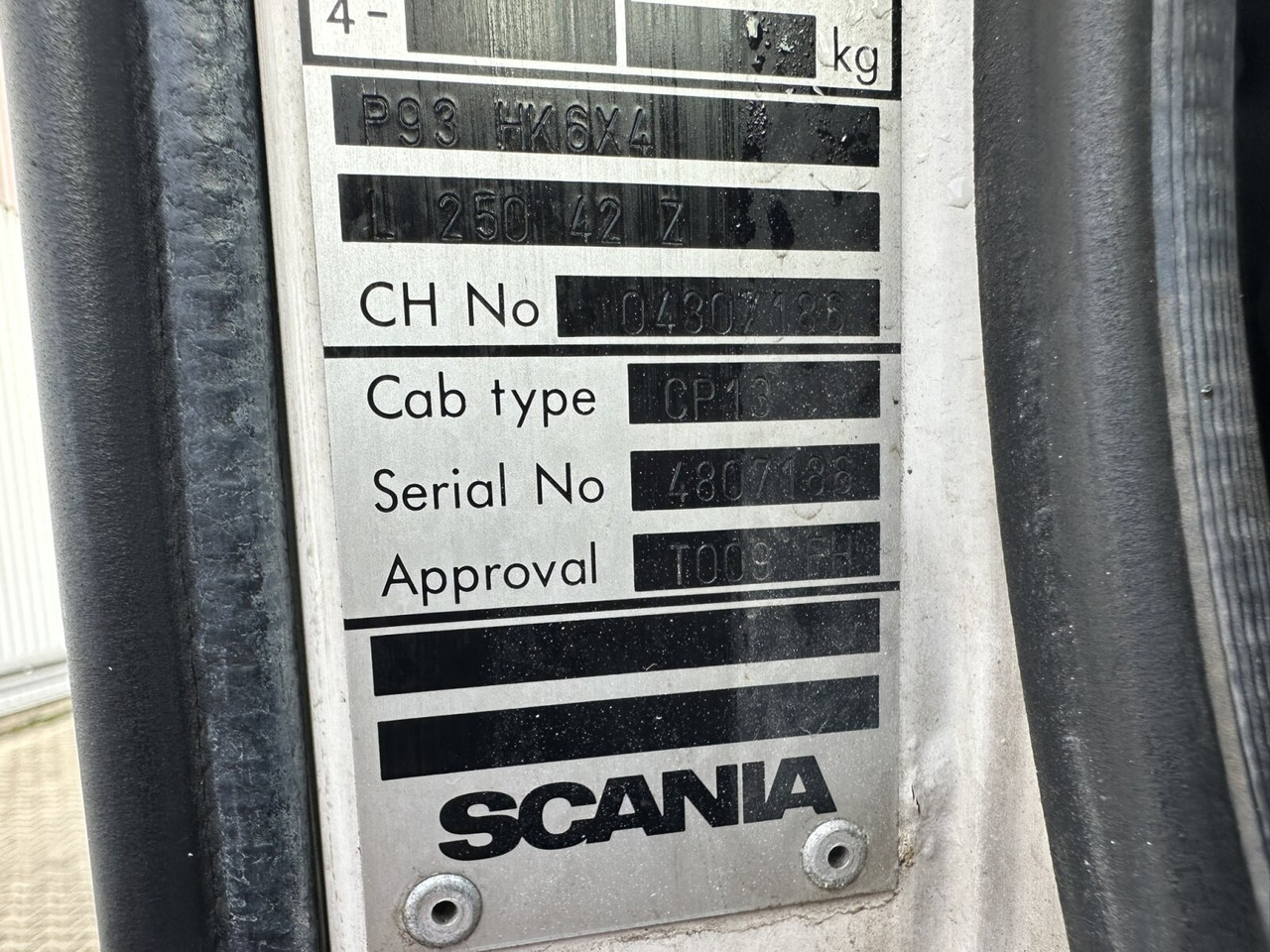 Scania P93 HK 250 6x4L P93 HK 250 6x4L - Fahrgestell LKW: das Bild 2 Scania P93 HK 250 6x4L P93 HK 250 6x4L - Fahrgestell LKW: das Bild 2