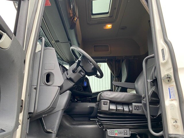 Scania R450 LB 6x2-4 R450 LB 6x2-4 Getränkekoffer, Retarder, Lift-/Lenkachse, Stapleraufnahme - Koffer LKW: das Bild 3 Scania R450 LB 6x2-4 R450 LB 6x2-4 Getränkekoffer, Retarder, Lift-/Lenkachse, Stapleraufnahme - Koffer LKW: das Bild 3