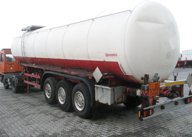 Schmitz Cargobull - - Stahltank - Tankauflieger: das Bild 1 Schmitz Cargobull - - Stahltank - Tankauflieger: das Bild 1