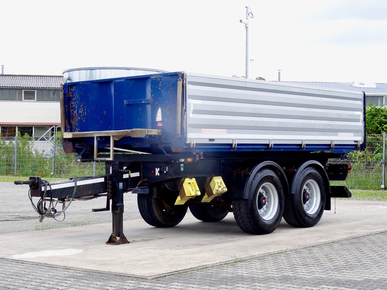 Schwarzmüller M-Serie M-Serie, Alu-Bordwände, ca. 11m³ - Kipper Anhänger: das Bild 3 Schwarzmüller M-Serie M-Serie, Alu-Bordwände, ca. 11m³ - Kipper Anhänger: das Bild 3