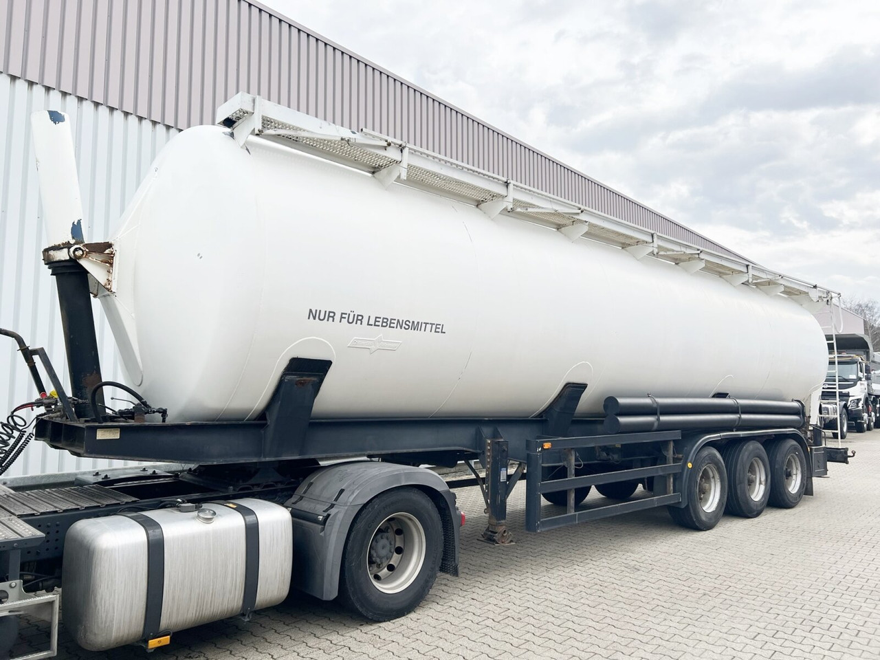 Spitzer SK 2453 ZIC SK 2453 ZIC, Kippsilo ca. 53m³ - Siloauflieger: das Bild 1 Spitzer SK 2453 ZIC SK 2453 ZIC, Kippsilo ca. 53m³ - Siloauflieger: das Bild 1