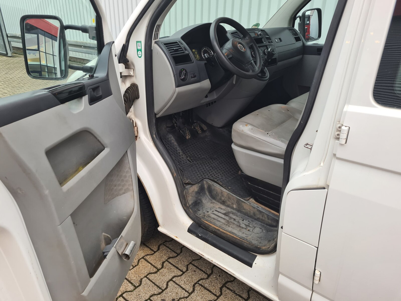 T5 Doka 4x2 T5 Doka 4x2, 2.0 ltr. TDI Pritsche - Pritsche Transporter, Transporter mit Doppelkabine: das Bild 4 T5 Doka 4x2 T5 Doka 4x2, 2.0 ltr. TDI Pritsche - Pritsche Transporter, Transporter mit Doppelkabine: das Bild 4