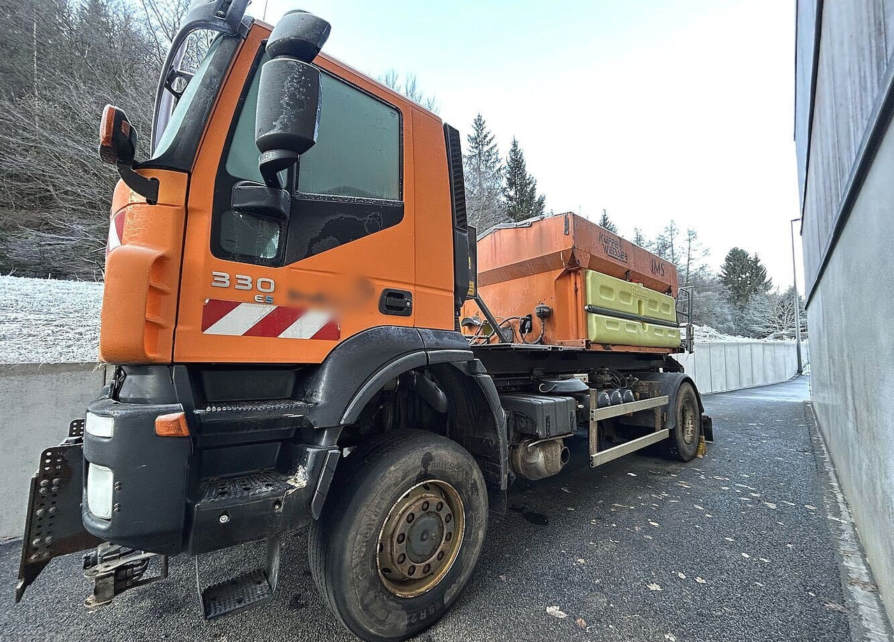 Trakker AD190T33WP 4x4 Trakker AD190T33WP 4x4, Winterdienstausstattung - Abrollkipper: das Bild 2 Trakker AD190T33WP 4x4 Trakker AD190T33WP 4x4, Winterdienstausstattung - Abrollkipper: das Bild 2