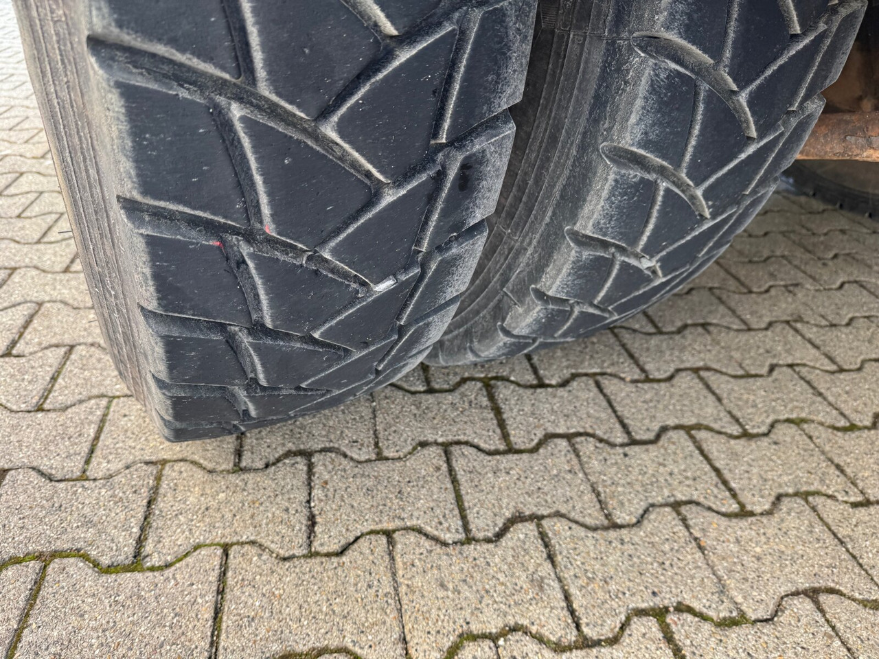Trakker AD260T36W 6x6 Trakker AD260T36W 6x6 - Fahrgestell LKW: das Bild 3 Trakker AD260T36W 6x6 Trakker AD260T36W 6x6 - Fahrgestell LKW: das Bild 3