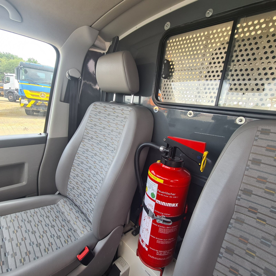 Volkswagen T5 2.0 TDI T5 2.0 TDI, Krankenwagen - Krankenwagen: das Bild 2 Volkswagen T5 2.0 TDI T5 2.0 TDI, Krankenwagen - Krankenwagen: das Bild 2
