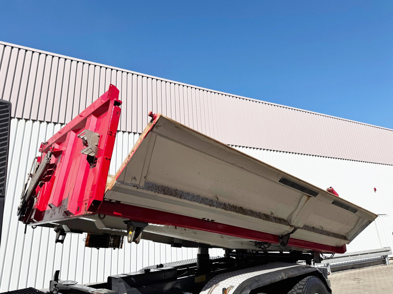 X-Way AD260X46Z 6x4 X-Way AD260X46Z 6x4, Bordmatik - Kipper: das Bild 2 X-Way AD260X46Z 6x4 X-Way AD260X46Z 6x4, Bordmatik - Kipper: das Bild 2