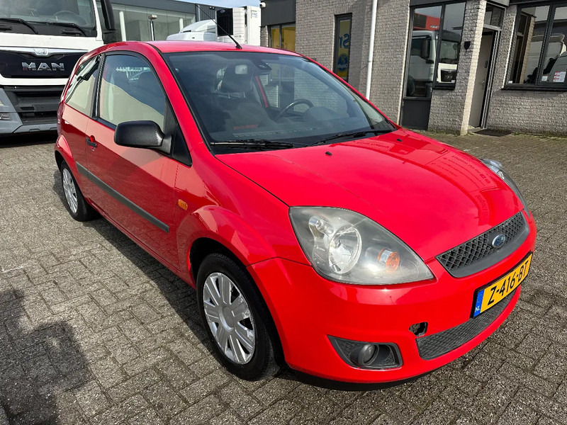 Schrägheck Ford Fiesta TDCi 1.4 + AIRCO + CARPLAY + REAR CAMERA + 194.511 KM: das Bild 7