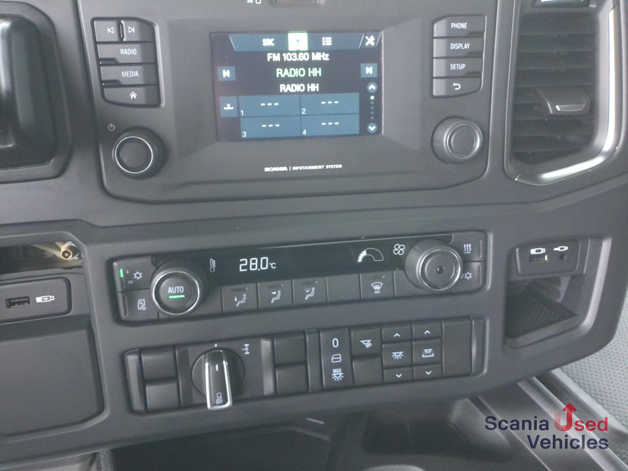 SCANIA R 410 A4x2NA - Leasing 48 Monate - 989,00 - 100 t - Sattelzugmaschine: das Bild 3 SCANIA R 410 A4x2NA - Leasing 48 Monate - 989,00 - 100 t - Sattelzugmaschine: das Bild 3