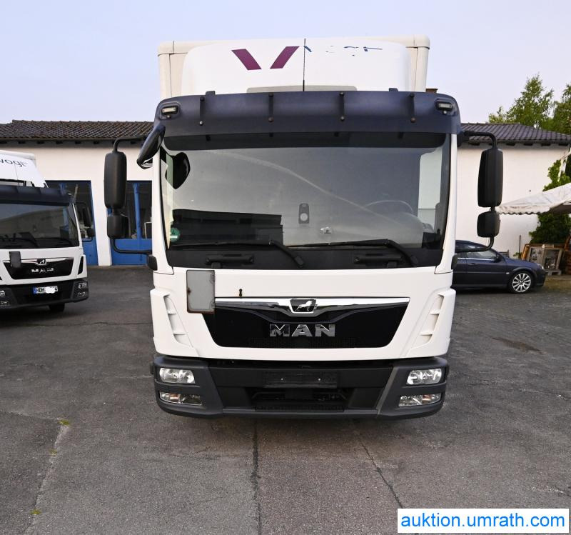 MAN MAN TGL 12.250 4x2 L/BL Koffer Ladebordwand Klimaautomatik NAVI Luftfederung Automatikgetriebe EURO 6 - Koffer LKW: das Bild 3 MAN MAN TGL 12.250 4x2 L/BL Koffer Ladebordwand Klimaautomatik NAVI Luftfederung Automatikgetriebe EURO 6 - Koffer LKW: das Bild 3