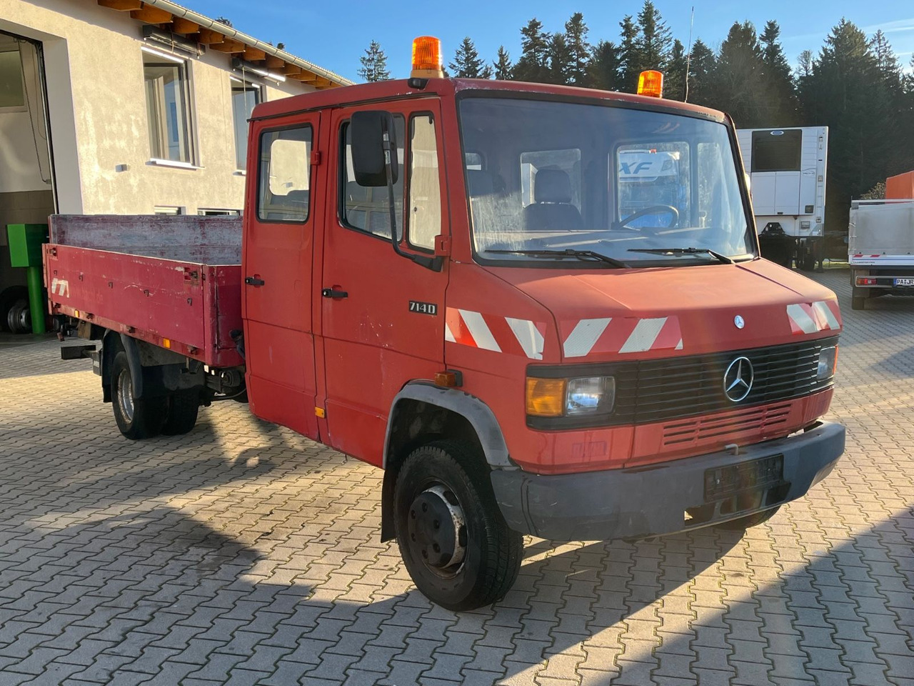 Mercedes-Benz 714D Doka Pritsche - Pritsche Transporter, Transporter mit Doppelkabine: das Bild 2 Mercedes-Benz 714D Doka Pritsche - Pritsche Transporter, Transporter mit Doppelkabine: das Bild 2