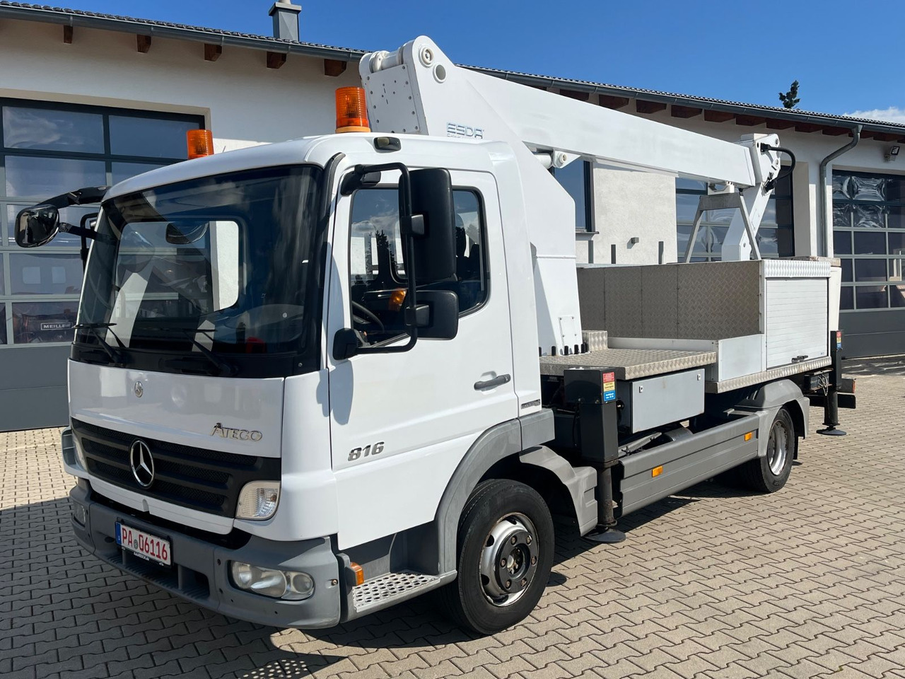 Mercedes-Benz Atego 816 ESDA TG 1800 Steiger 1000V isoliert - LKW mit Arbeitsbühne: das Bild 3 Mercedes-Benz Atego 816 ESDA TG 1800 Steiger 1000V isoliert - LKW mit Arbeitsbühne: das Bild 3