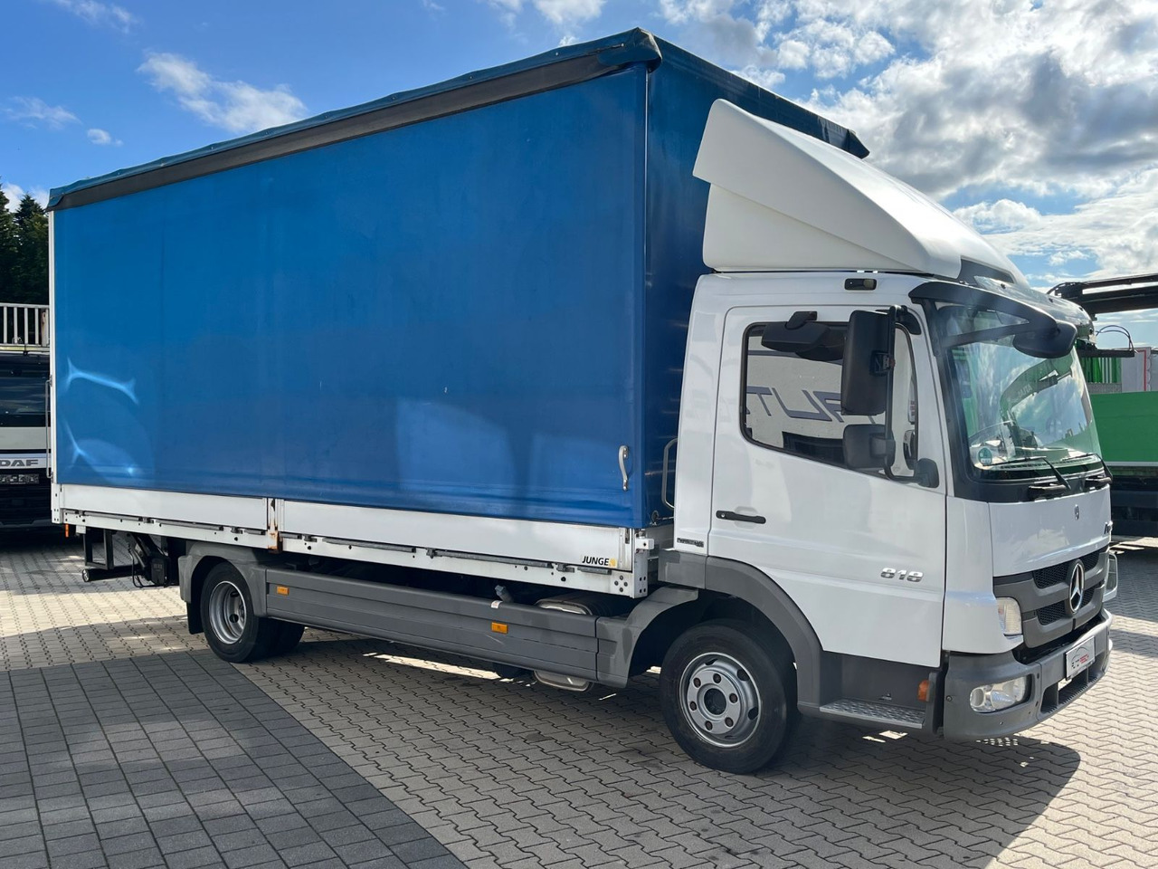 Mercedes-Benz Atego 818 Klima Sperre 74100KM 2,70 Ladehöhe - Planen Transporter: das Bild 2 Mercedes-Benz Atego 818 Klima Sperre 74100KM 2,70 Ladehöhe - Planen Transporter: das Bild 2