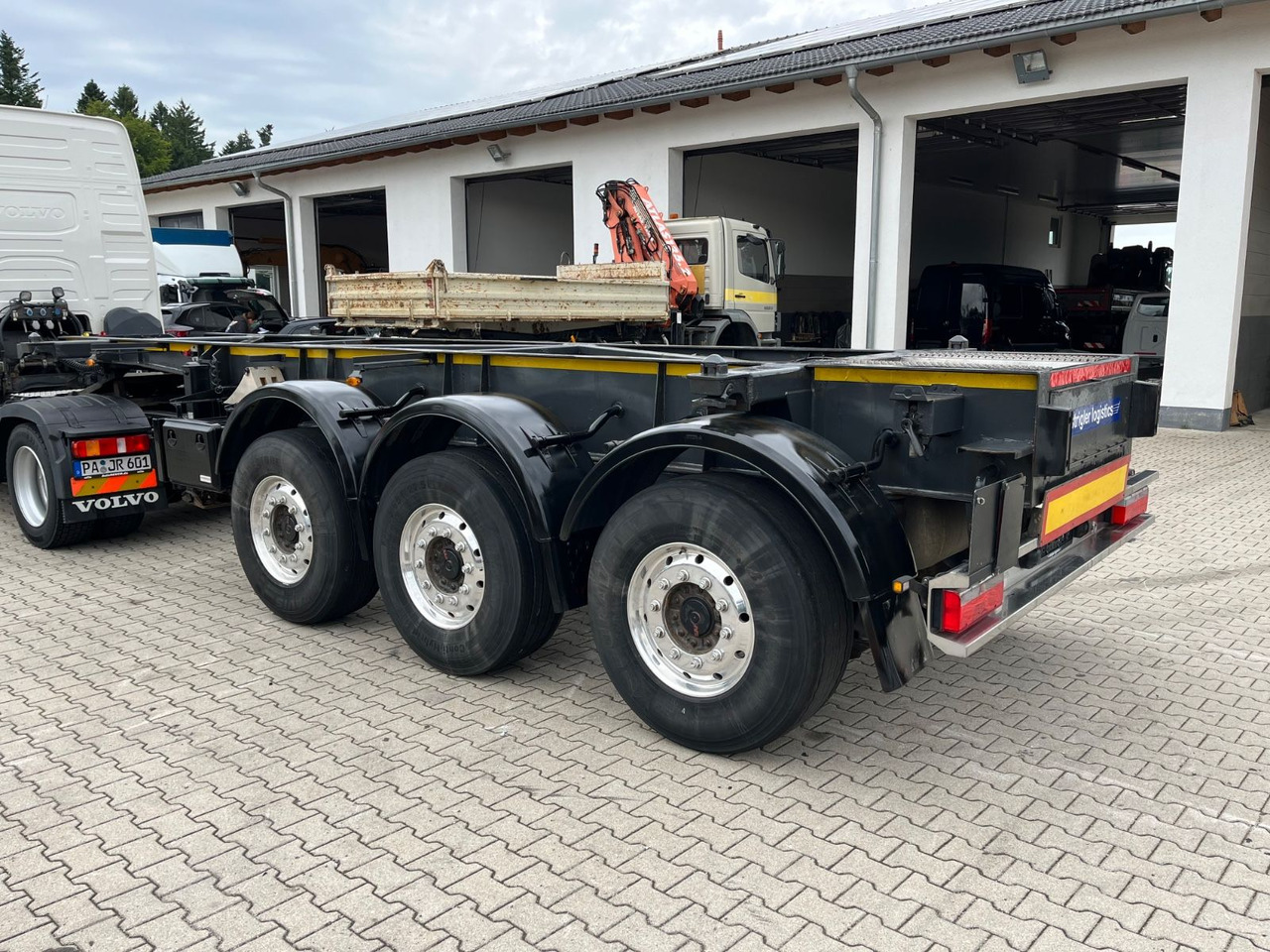 Schwarzmüller S1 R-Serie Tank Chassis ADR SAF Alufelgen - Container/ Wechselfahrgestell Auflieger: das Bild 5 Schwarzmüller S1 R-Serie Tank Chassis ADR SAF Alufelgen - Container/ Wechselfahrgestell Auflieger: das Bild 5